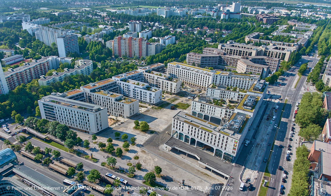07.06.2023 - Perlach Plaza, PEP, Rentenversicherung, Wohnring, WACKER-Chemie in Neuperlach 07.06.2023 - Perlach Plaza, PEP, Rentenversicherung, Wohnring, WACKER-Chemie in Neuperlach